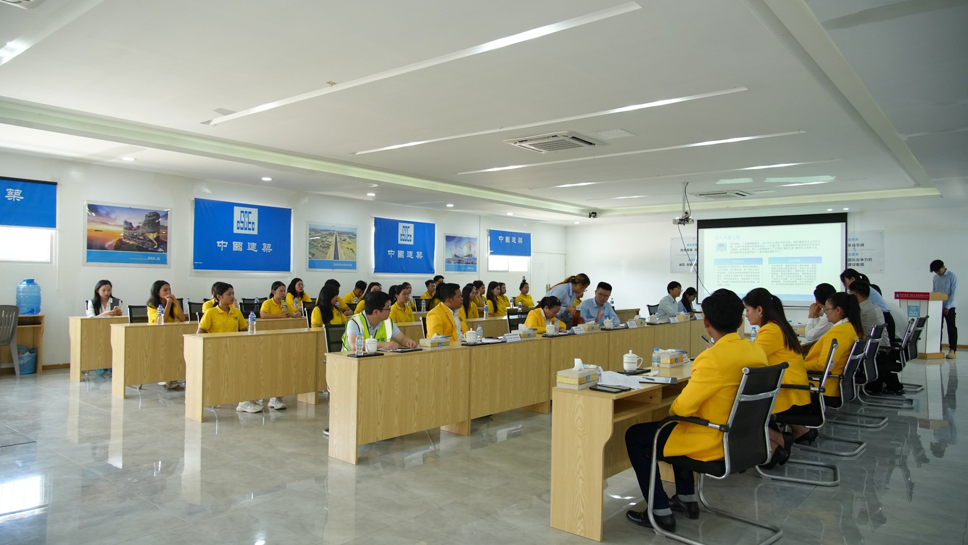 授课现场。主办方供图